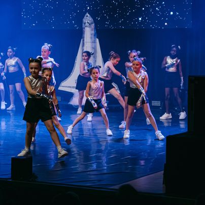 WHEN THE UNIVERSE DANCES - Show 2026
