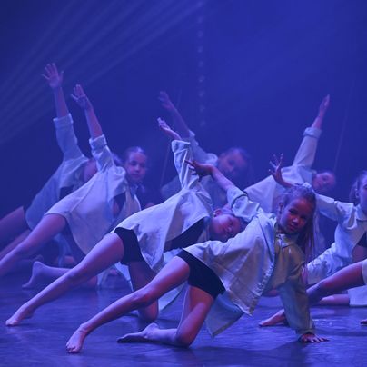 WHEN THE UNIVERSE DANCES - Show 2026