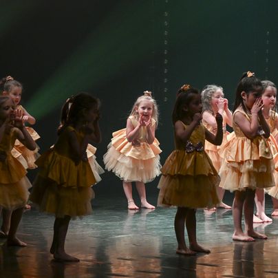 WHEN THE UNIVERSE DANCES - Show 2026