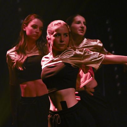 WHEN THE UNIVERSE DANCES - Show 2026