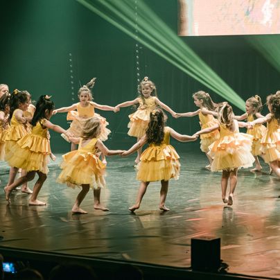 WHEN THE UNIVERSE DANCES - Show 2026