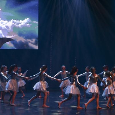 WHEN THE UNIVERSE DANCES - Show 2026